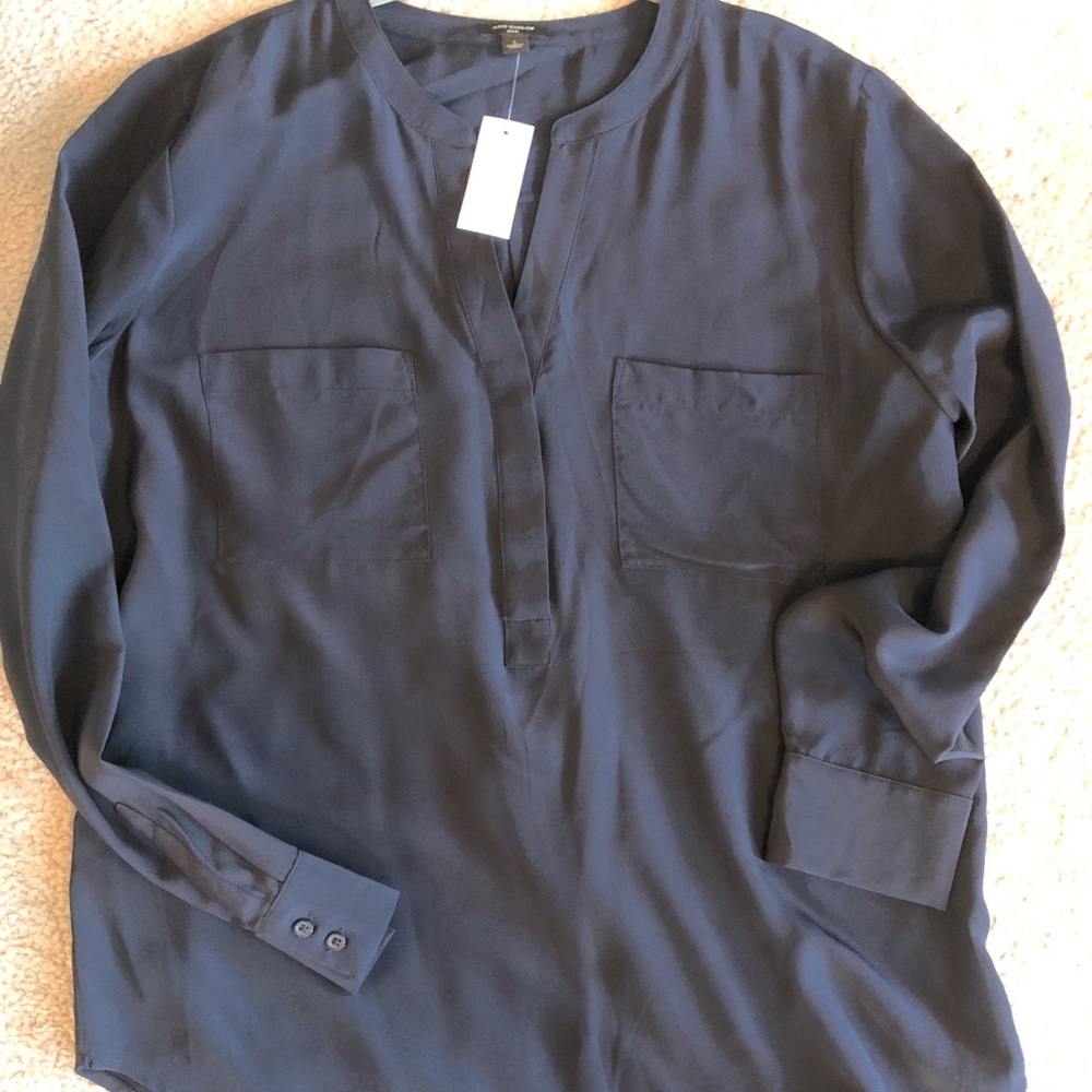Ann Taylor Navy 100% silk blouse tunic. Size large. New with tags